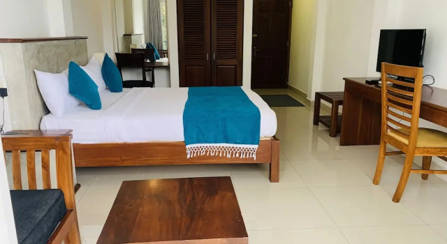Двухместный номер Deluxe с балконом и с видом на реку Hotel Gangaaddara