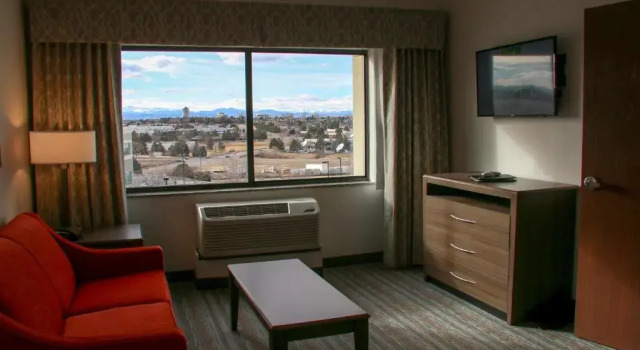 Люкс Holiday Inn & Suites Denver Tech Center-Centennial by IHG