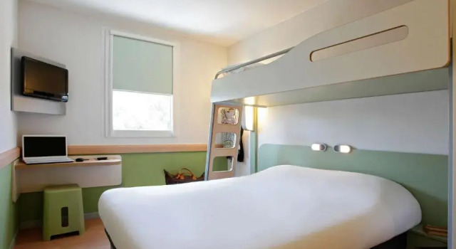 Четырёхместный номер Standard Logis Hôtel de Port dAlon - St Cyr sur Mer
