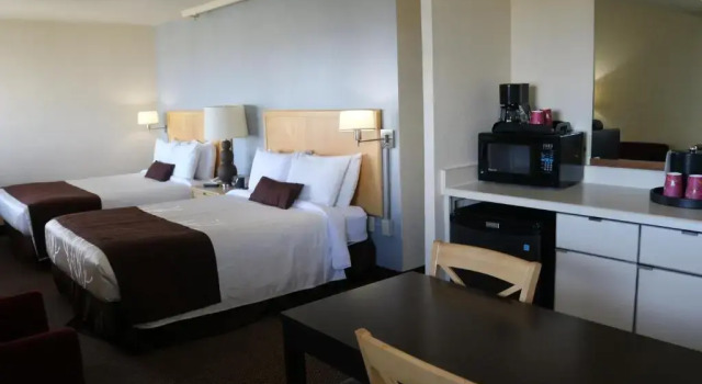 Двухместный номер Standard Inlet Tower Hotel & Suites