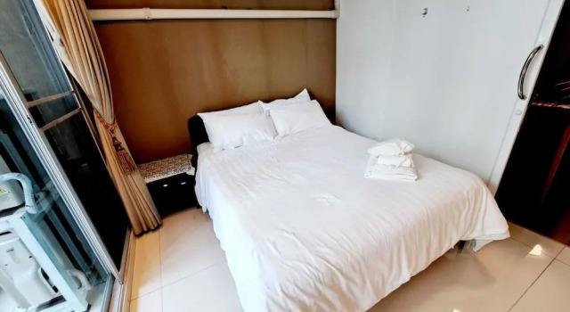 2D - 3 Bedroom Downtown Apartment With Shared Pool
