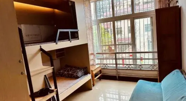 Кровать в общем номере (мужской номер) Liaoyihao Youth Hostel (Qiaogang Style Street)