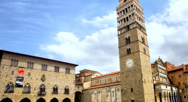 Exquisite Holiday Home in Pistoia With Swimming Pool, Boek Hotel Hotels in Campo Tizzoro met parkeren, Parkeren