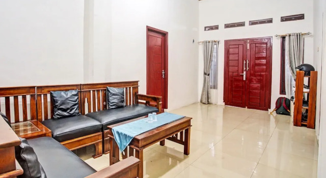 OYO LIFE 92034 Jay Homestay Syariah