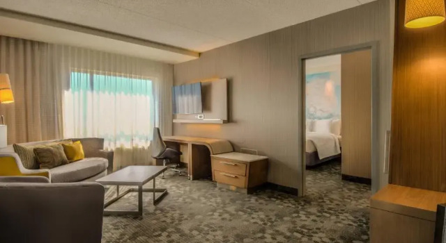 Люкс c 1 комнатой Courtyard by Marriott Winnipeg Airport