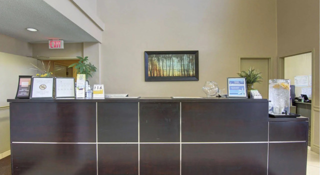 Comfort Inn & Suites Ambassador Bridge, Boek Hotel Windsor 