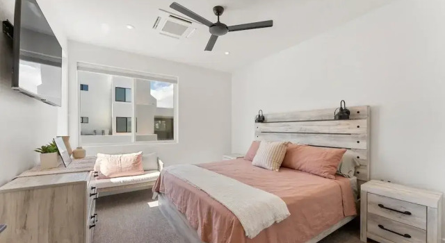 Sunstone 6 Bedroom Home, Varaa Lomakoti St. George 