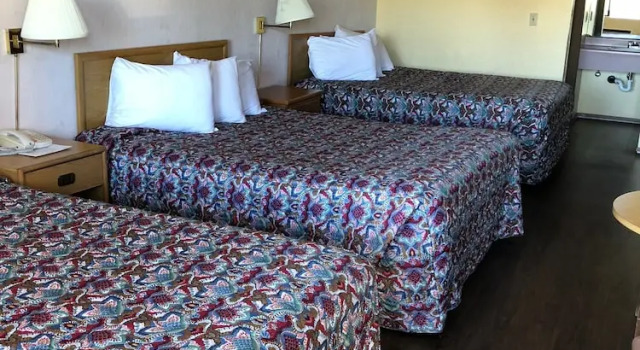 Номер Deluxe Sumner Motor Inn