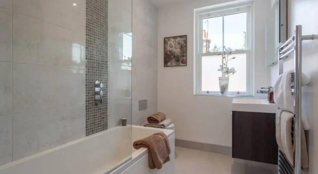 Chic & Luxurious Townhouse - Central Marlow