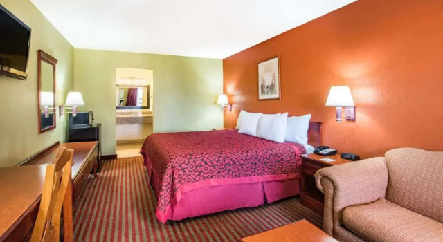 Шестиместный номер Standard Days Inn by Wyndham McAllen