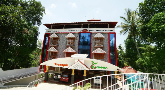 Tranquil Greens, Rezerwuj Hotel Ramakkalmedu Karnataka