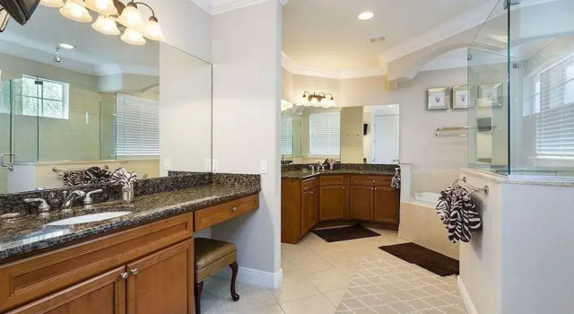 The Sunshine Luxury with Golf View 4 Br home by RedAwning