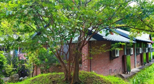 Yellow Ston W.V., Забронировать Отель Саньи Miaoli County, рядом с Железнодорожная станция Шэнсин