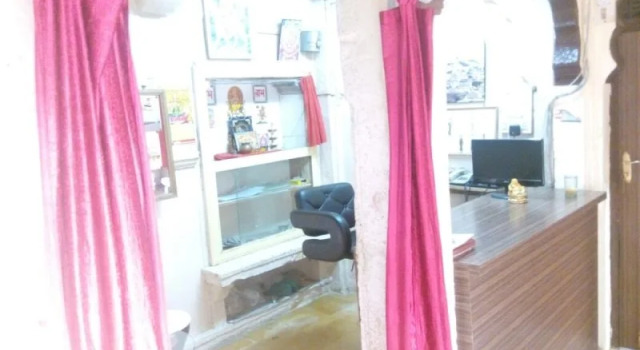 Hotel Shri Giriraj Palace, Забронировать Отель Отели штата Раджастхана с парковкой, Парковка