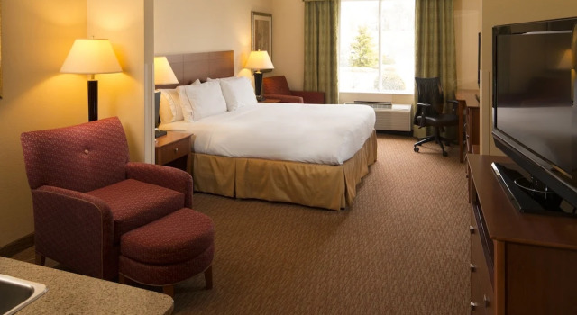 Двухместный номер Standard Holiday Inn Express Hotel & Suites Greensboro - Airport Area by IHG