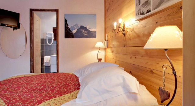 Hotel la Pointe Percee, Забронировать Отель Отели Ле-Гран-Борнан с парковкой, Парковка