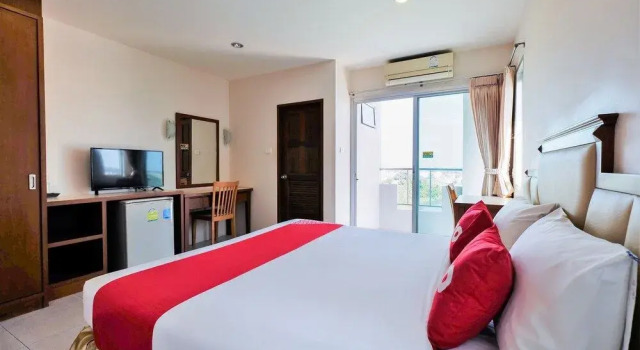 OYO 605 Lake View Phuket Place