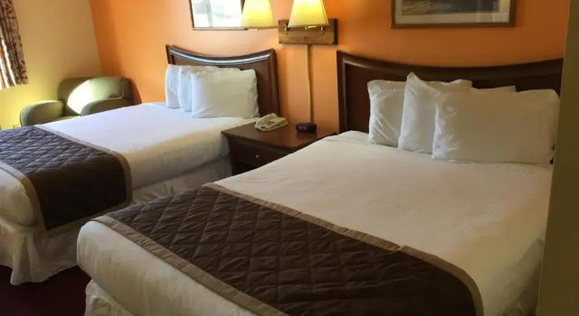 Двухместный номер Economy Laketree Inn And Suites Marion