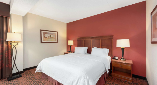 Hampton Inn Branson on the Strip, Забронировать Отель Отели Table Rock Lake с парковкой, Парковка