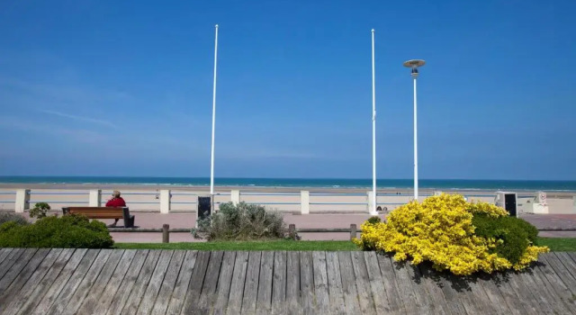 Апартаменты Appart Résidence proche plage avec piscine et parking couvert privé