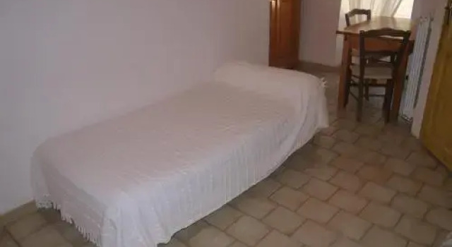 Auberge des Seguins, Book Hostel / Vandrerhjem Hostels i Luberon, Hostel / Vandrerhjem