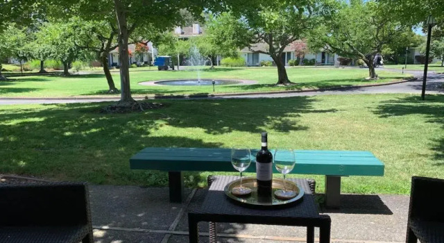 Апартаменты Top King Suite 40% OFF: Full Kitchen, Peaceful Views