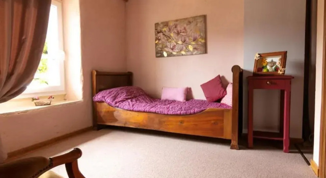 Lovely Cottage in Ceyzérieu With Garden, Rezervasyon Tatil Evi  