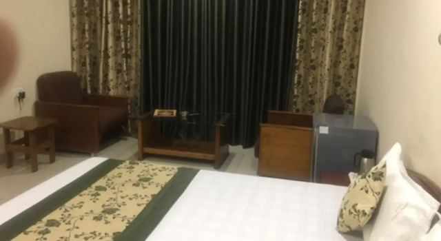 Hotel Shikhar Palace, Забронировать Отель Отели штата Махараштры с завтраком, Завтраки