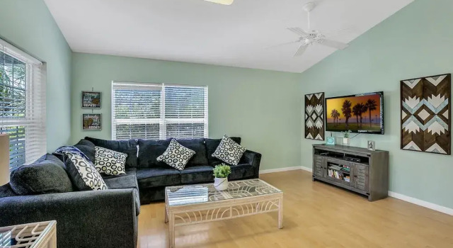 4BR Beach-Central Duplex by RedAwning, Reserva ahora Casa o chalet Tarpon Springs Condado de Pinellas