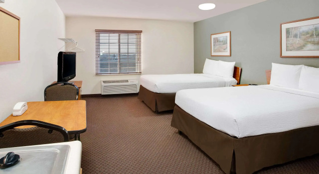 Четырёхместный люкс WoodSpring Suites Fort Wayne