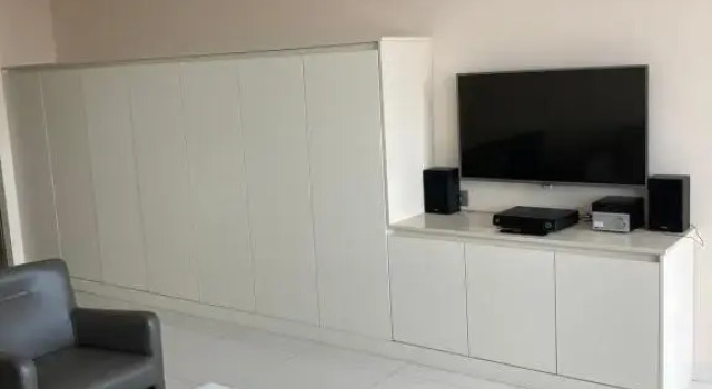 SEAVIEW Studio - OOSTENDE - Type Gent - 6 p - Gezellige en vernieuwde studio direct aan het strand, frontaal zeezicht, op de verkeersvrije zeedijk, Rezerwuj Hotel Hotele w Bruksela z parkingiem, Parking