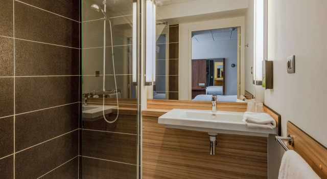 Трёхместный номер Standard Campanile PRIME - Chartres Centre Gare Cathédrale