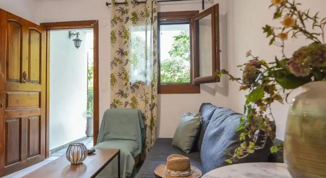 Marina's House II, Book Hotel Neoi Poroi 