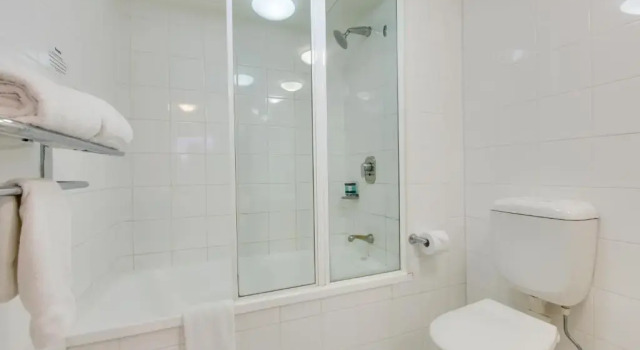 Студия Oakbridge Hotel & Apartments