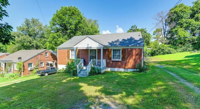 Коттедж 7 Mi to Dtwn: Apt w/ Spacious Yard in Nashville