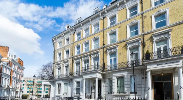 Stylish Earl's Court Studios