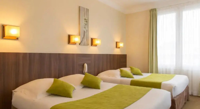 Четырёхместный номер Comfort Brit Hôtel Confort Cléria Lorient Centre