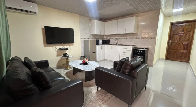 Moima Plaza Guesthouse, Book Guesthouse Monrovia Greater Monrovia