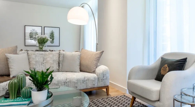Driven Holiday Homes - City Walk 22