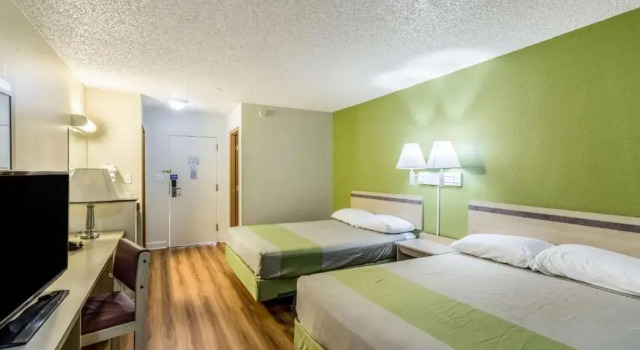 Четырёхместный номер Standard Motel 6-Great Falls, MT