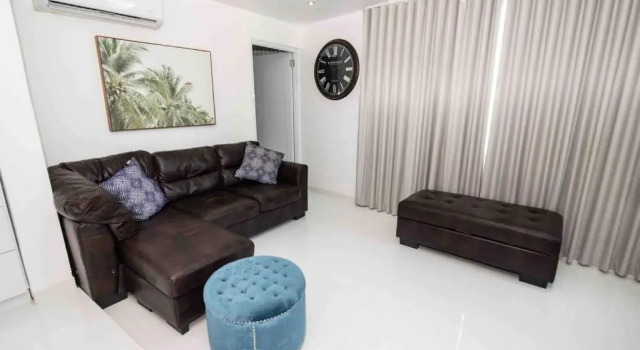 Modern 2BR with KingBed in Heart of Isla Verde Ave, Rezervovat Hotel Hotely v San Juan s bazénem, Bazén