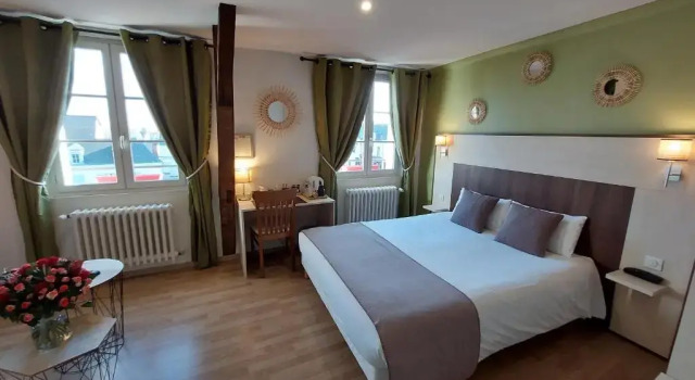 Двухместный семейный номер Standard Logis Loire Hotel - Les Cocottes Restaurant