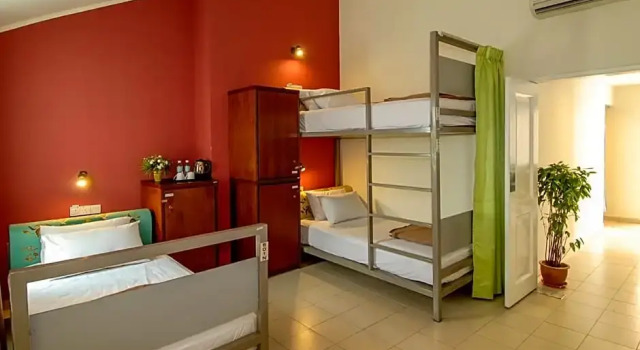 Кровать в общем номере Victoria Inn, Penang