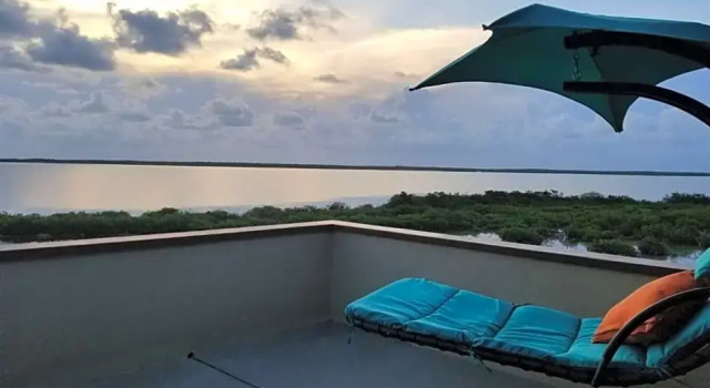 Двухместный номер Standard с балконом Lina Point Belize Overwater Resort