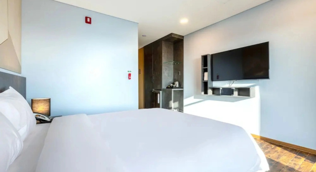 Трёхместный номер Superior Urban-Est Hotel