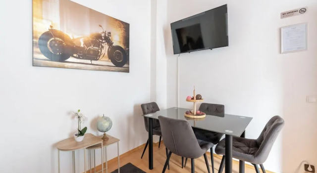 Апартаменты Classic с балконом COY Apartments Leoben - Stay Comfortable & Work Smart