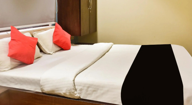 Capital O 62227 Hotel Orchid Lounge