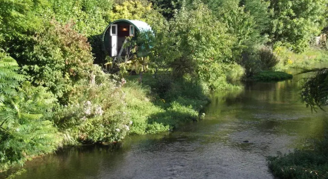 Апартаменты The Mendip is on cheddar bridge park