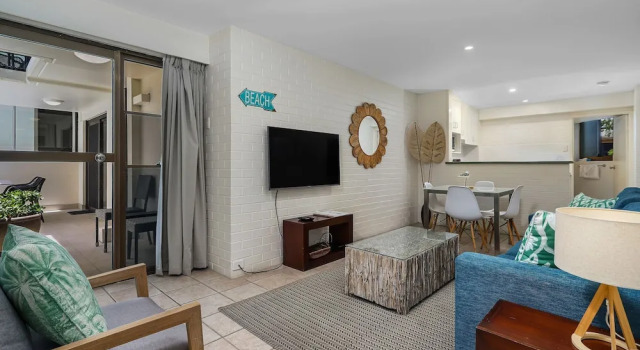 Номер Economy Bayview Beachfront Apartments, in town right on the beach