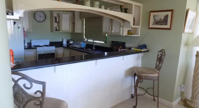 The Pelican #3 - Spacious 2 bedroom 2.5 bath waterfront townhome in the heart of Rodney Bay. 2 Townhouse by RedAwning, Prenota Casa vacanze Ville a Castries, Villa